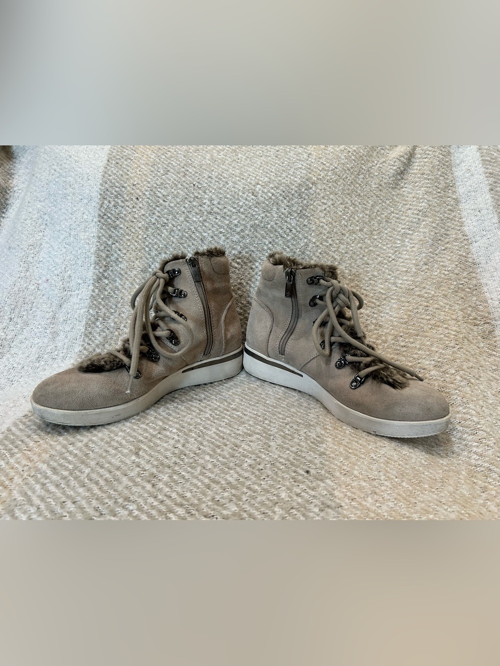 Reaction Women's Taupe Faux-Suede Lace-Up Winter Ankle Boots EUC
